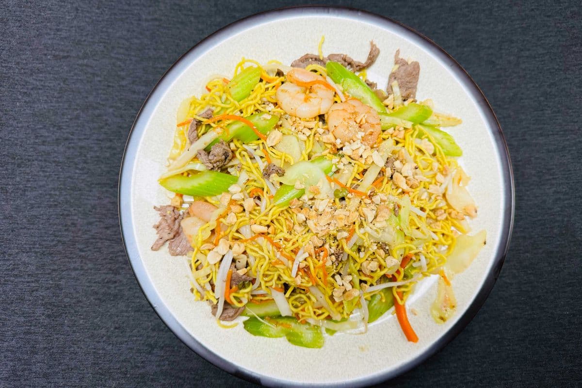 Stir-fried Soft Noodle (Mì xào mềm)