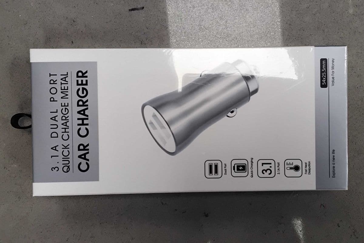 3.1 A Dual port quick charge metal