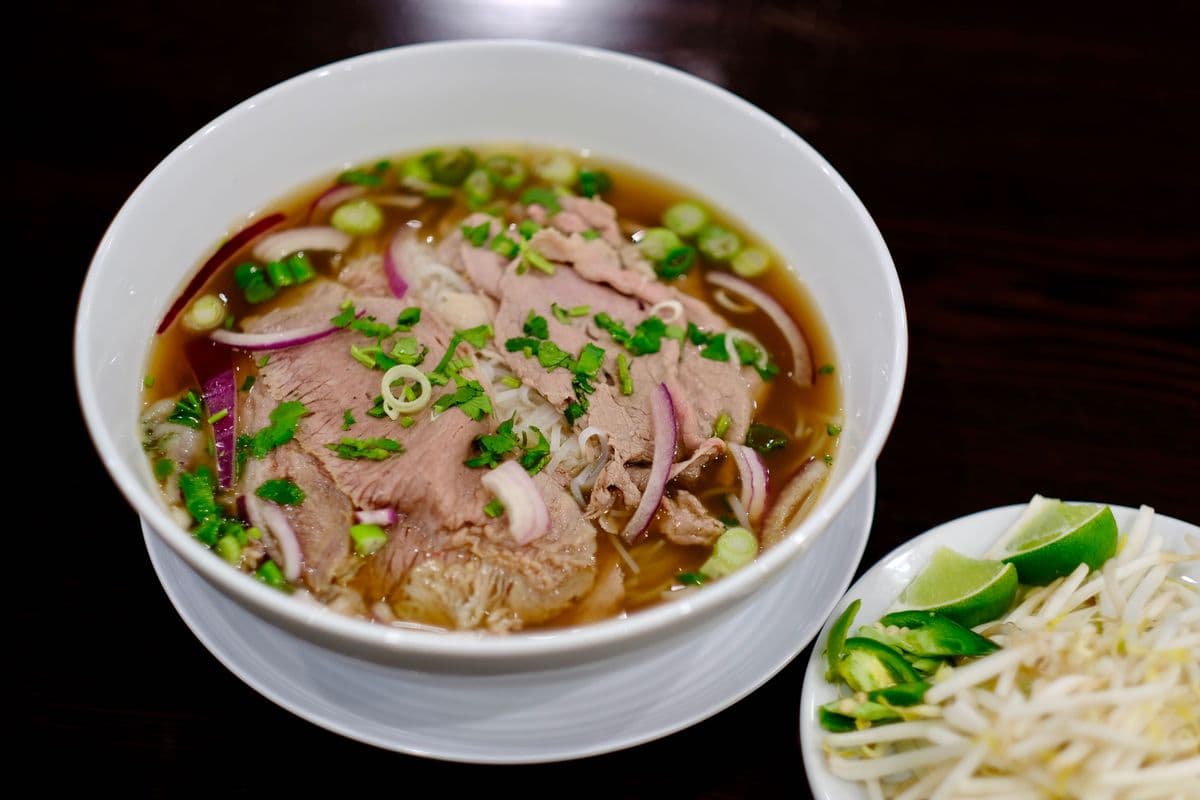38. Rare Beef and Brisket / TÁI NẠM