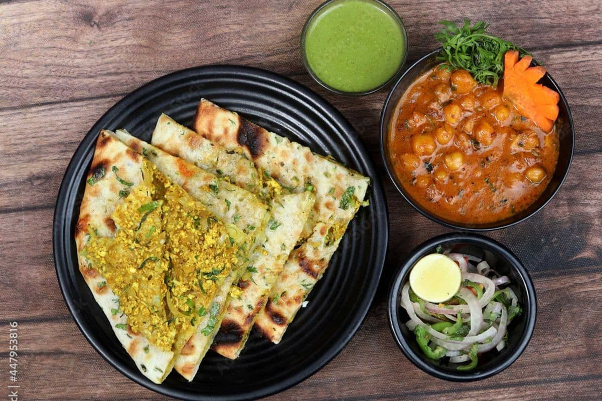 Chicken Tikka Masala Khulcha