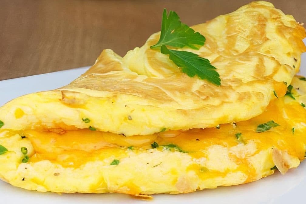Omelette aux Trois Fromages / Three Cheese Omelette