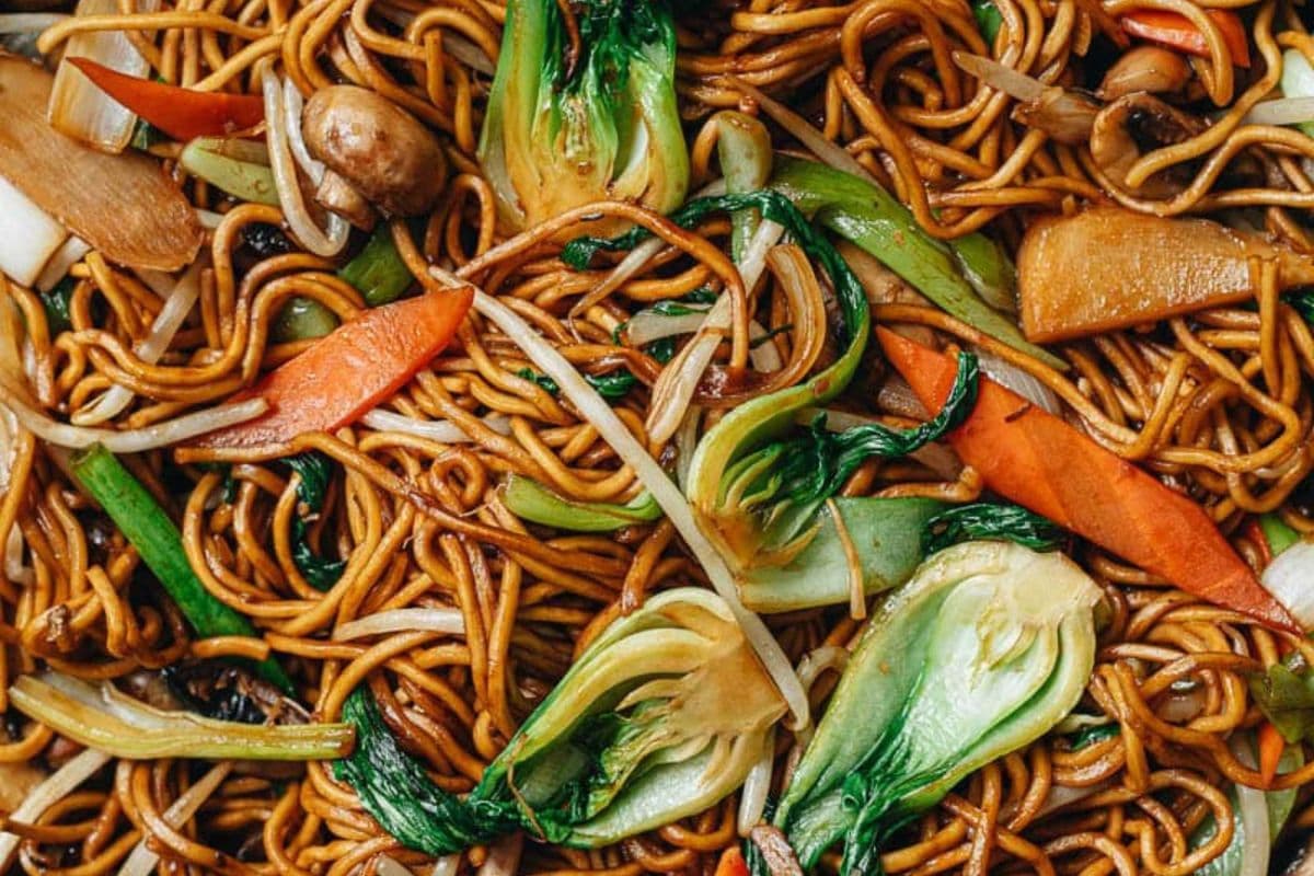 VEGETABLE CHOW MEIN