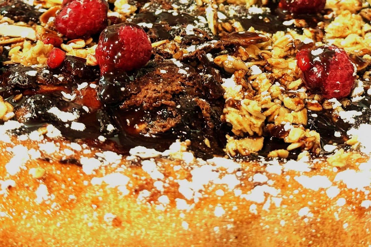 Large Nutella Pizza "contain nuts"