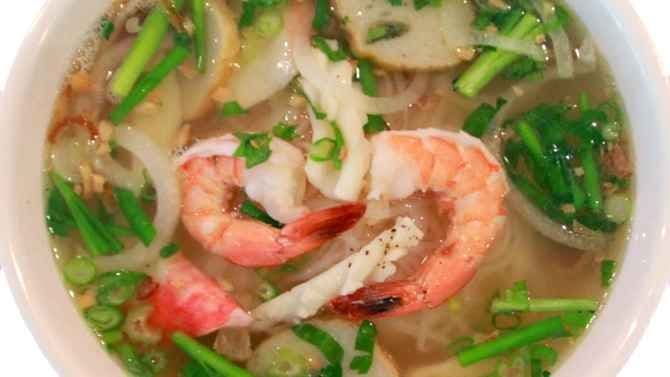 N9. Spicy or Non-Spicy Seafood (Hủ Tiếu Hải Sản)
