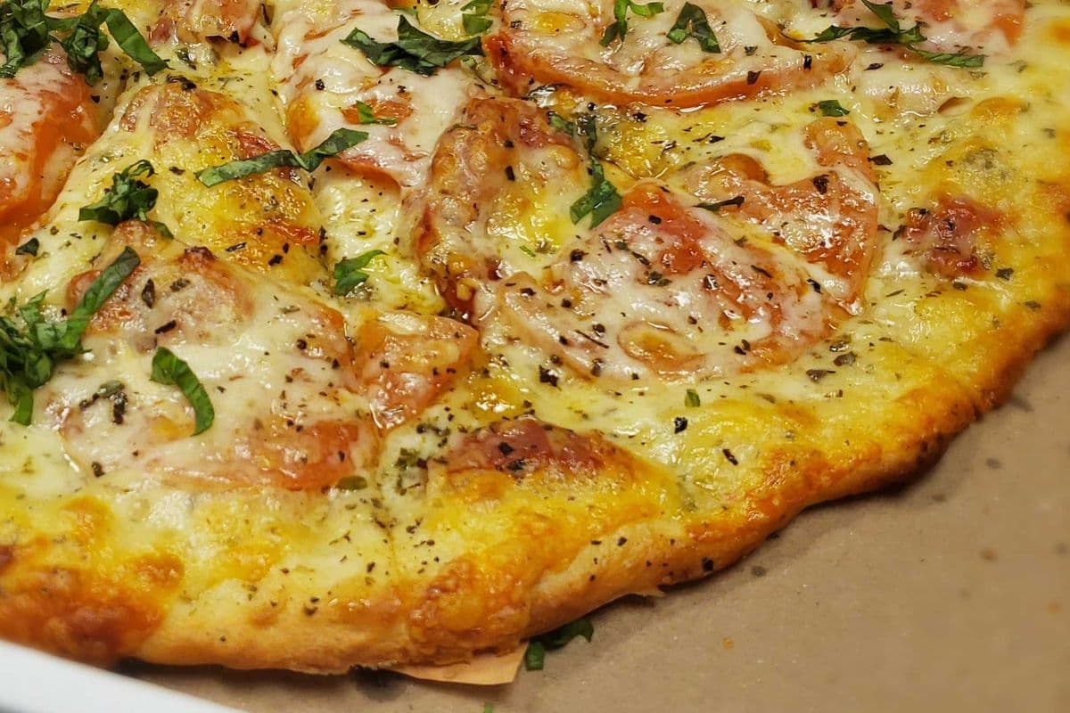 Party Tray Margherita White Pizza