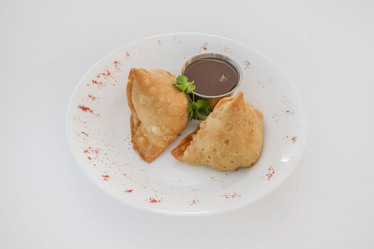 Homemade Vegetable Samosas (2 pcs)