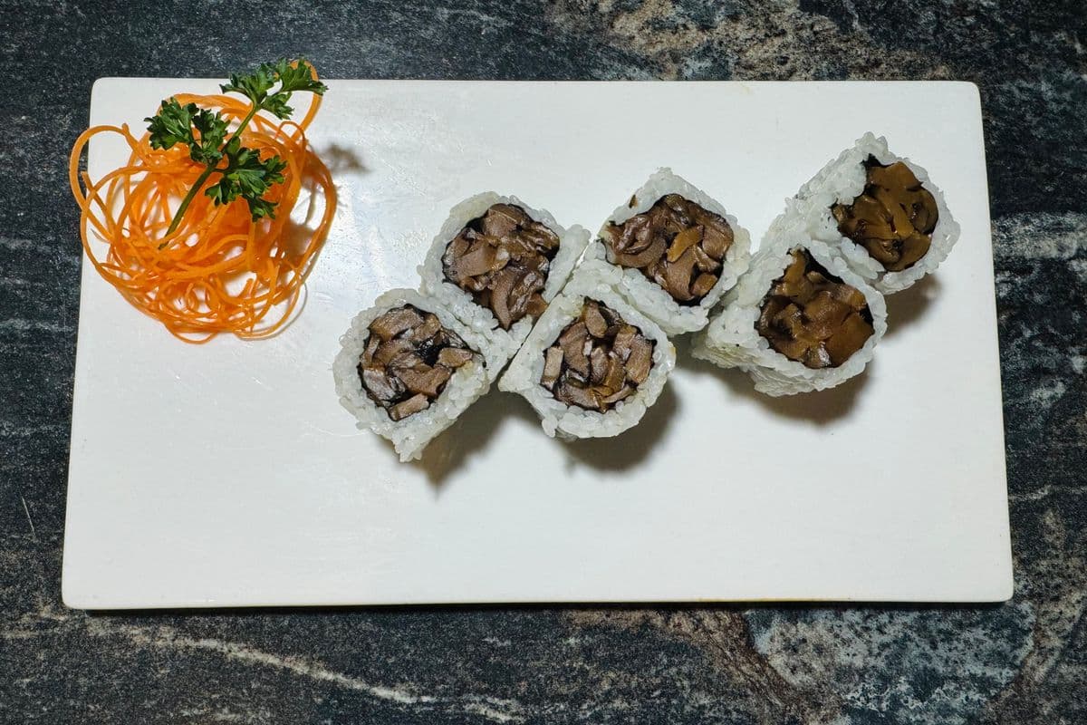 Shitake Roll (6 pcs)