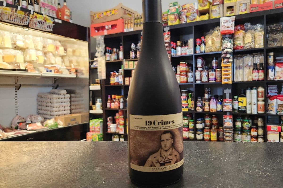 19 Crime Pinot Noir (1 x 750 ml)