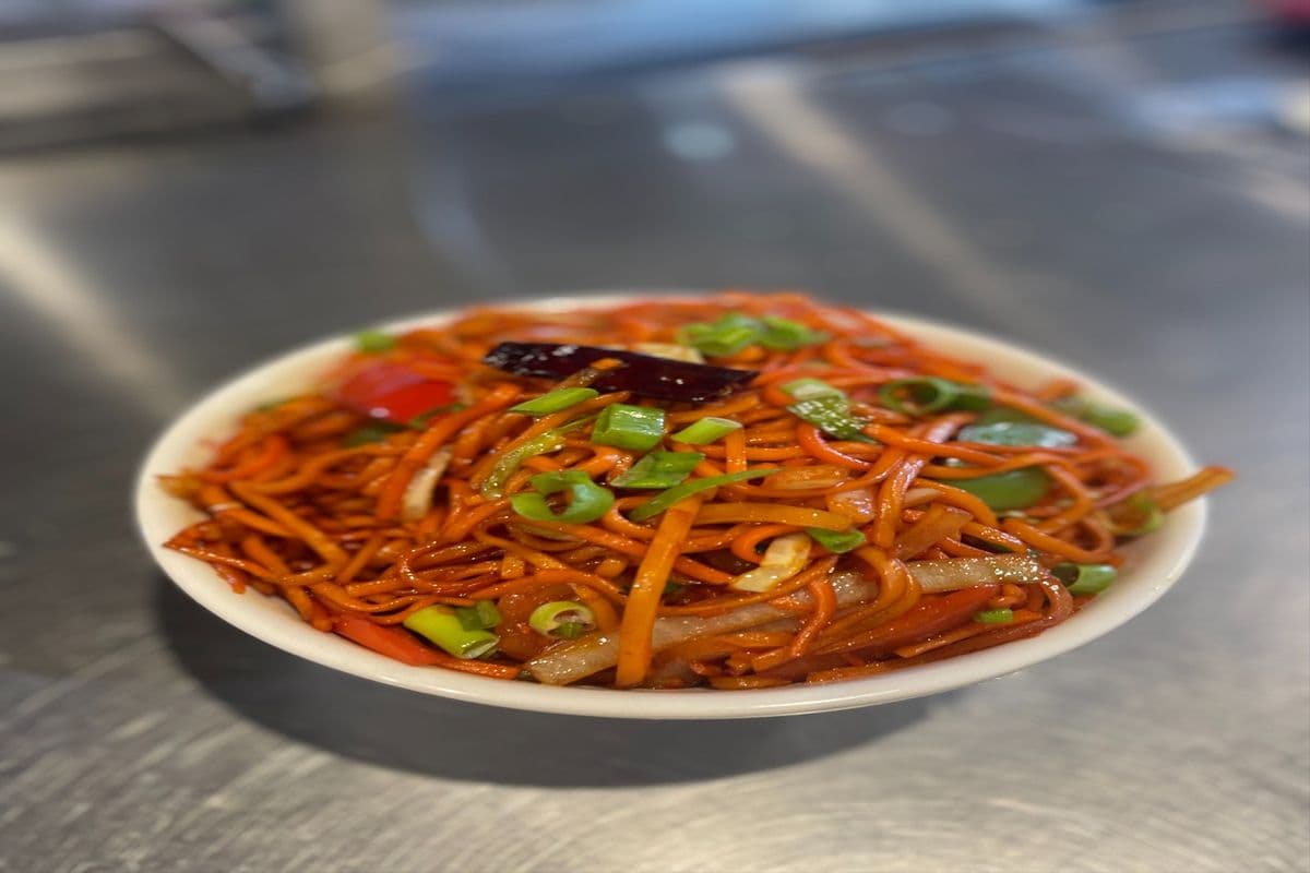 Veg. Chilli Garlic Noodles (16oz)