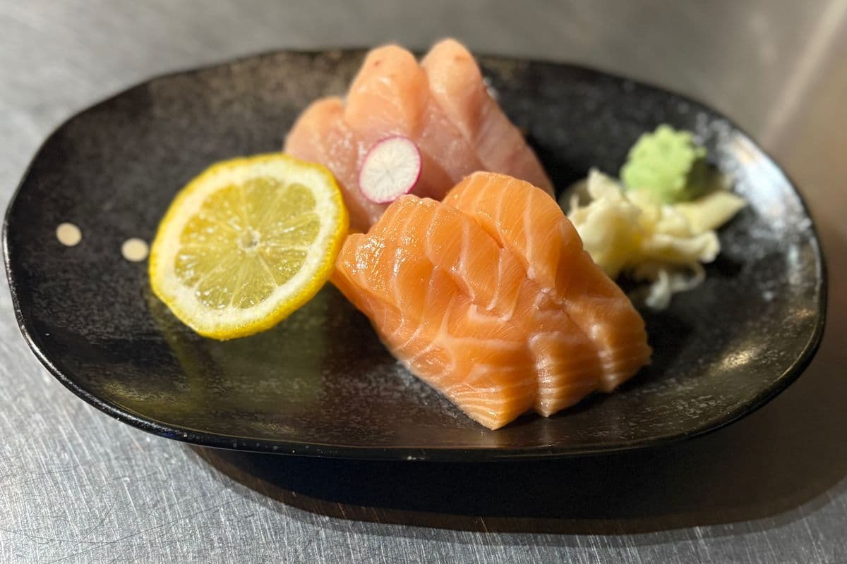 Salmon and Tuna Sashimi 6pcs