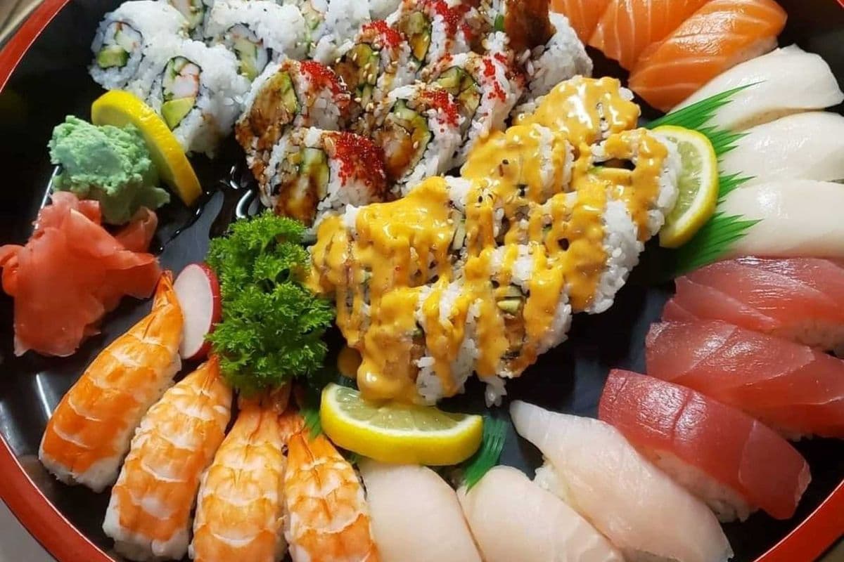 Medium Nigiri and Roll (16 pcs and 3 rolls)