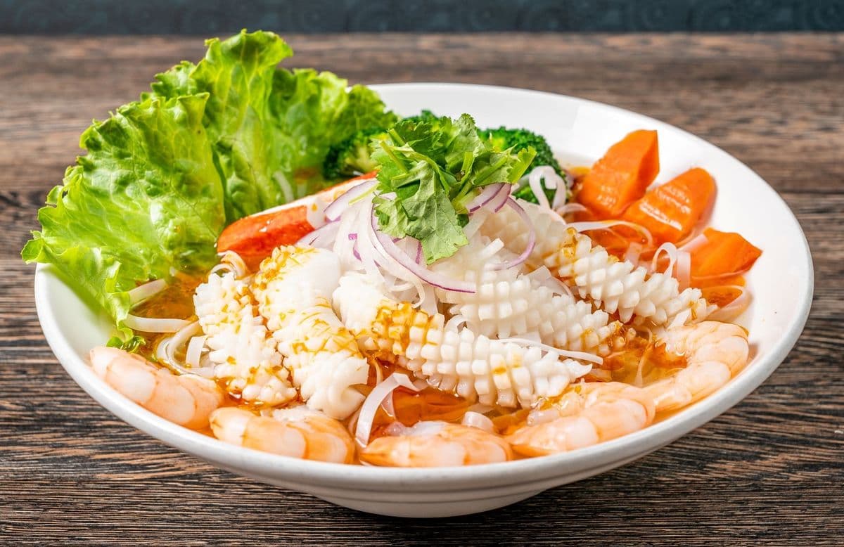 S2. Pho Seafood Hot & Sour - OO