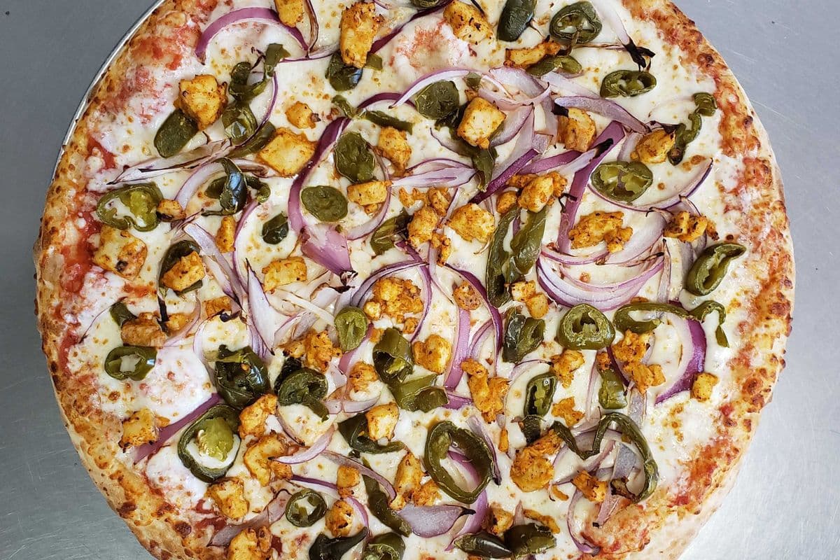 Butter Chicken Pizza - Halal