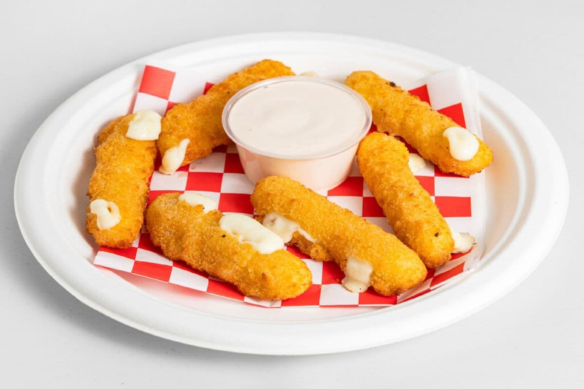 Mozzarella Sticks (6 pcs)