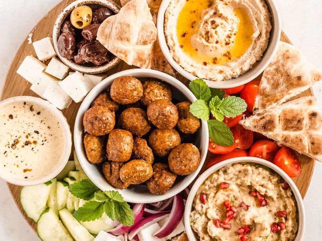Falafel 24 pcs & 8oz Tahini