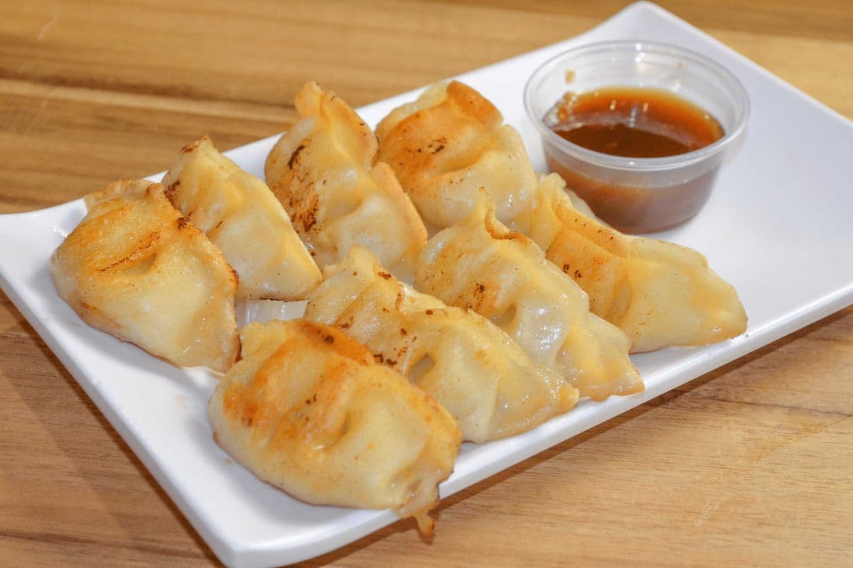 Fried Dumpling (8 pcs)