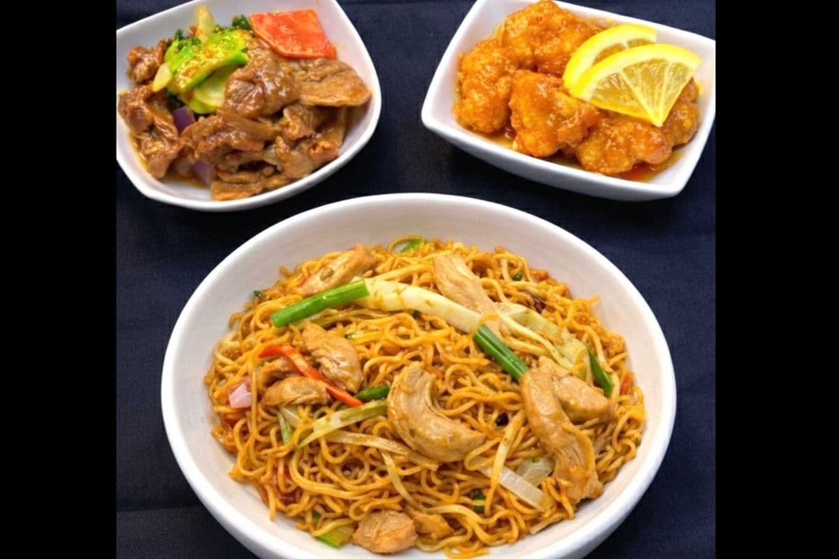 Chow Mein Combo 炒麵套餐