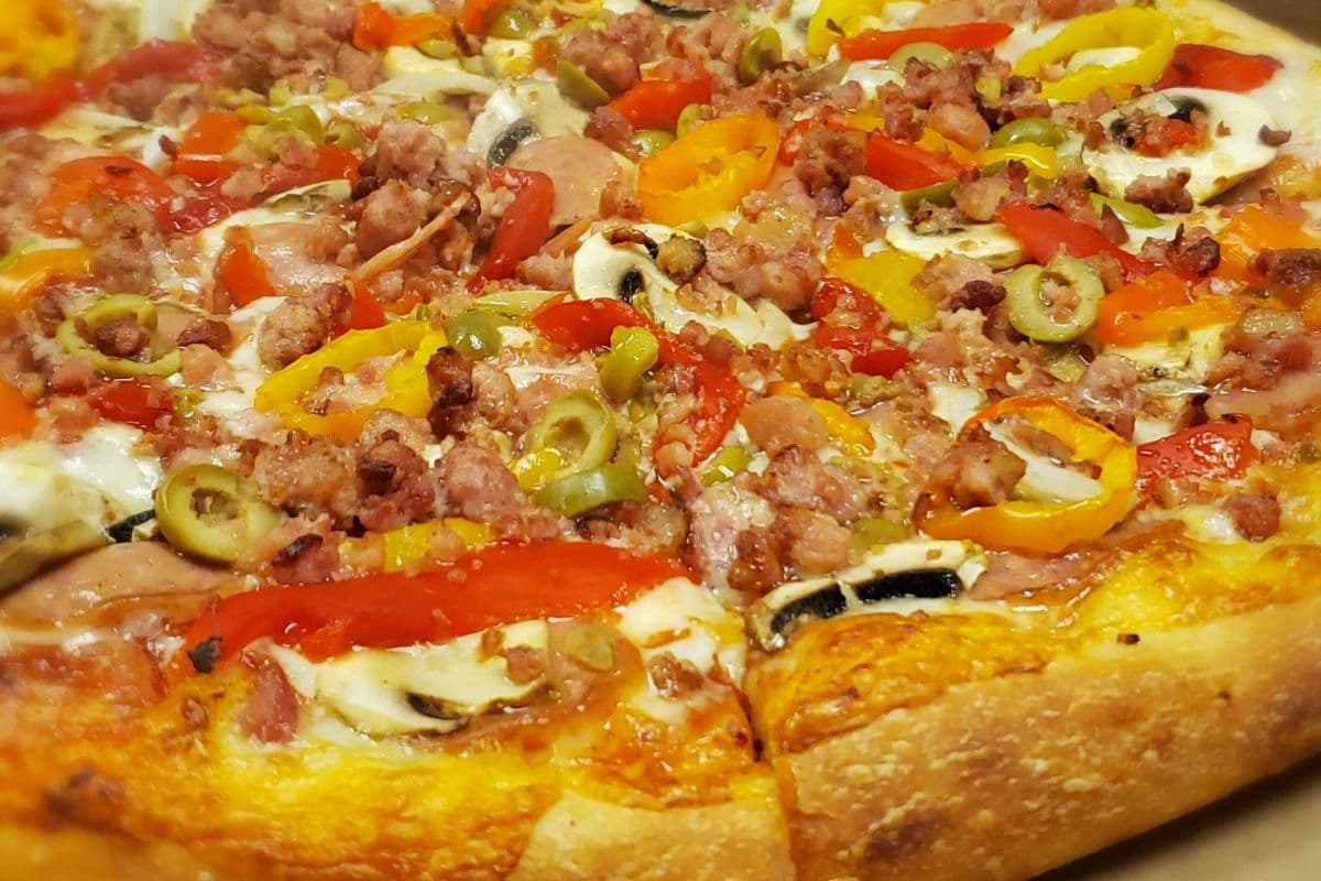 Large Volcano Works' Pizza