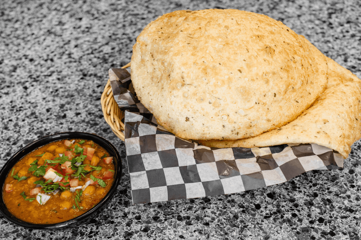 Chholay Bhature (2pcs)