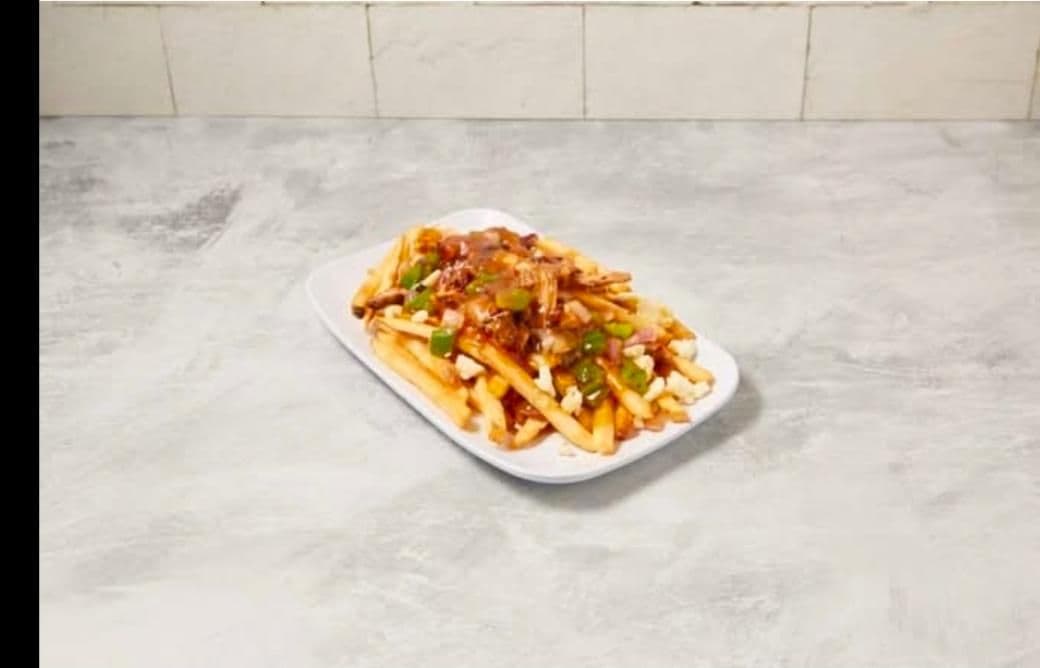 Small Poutine with BBQ Chicken