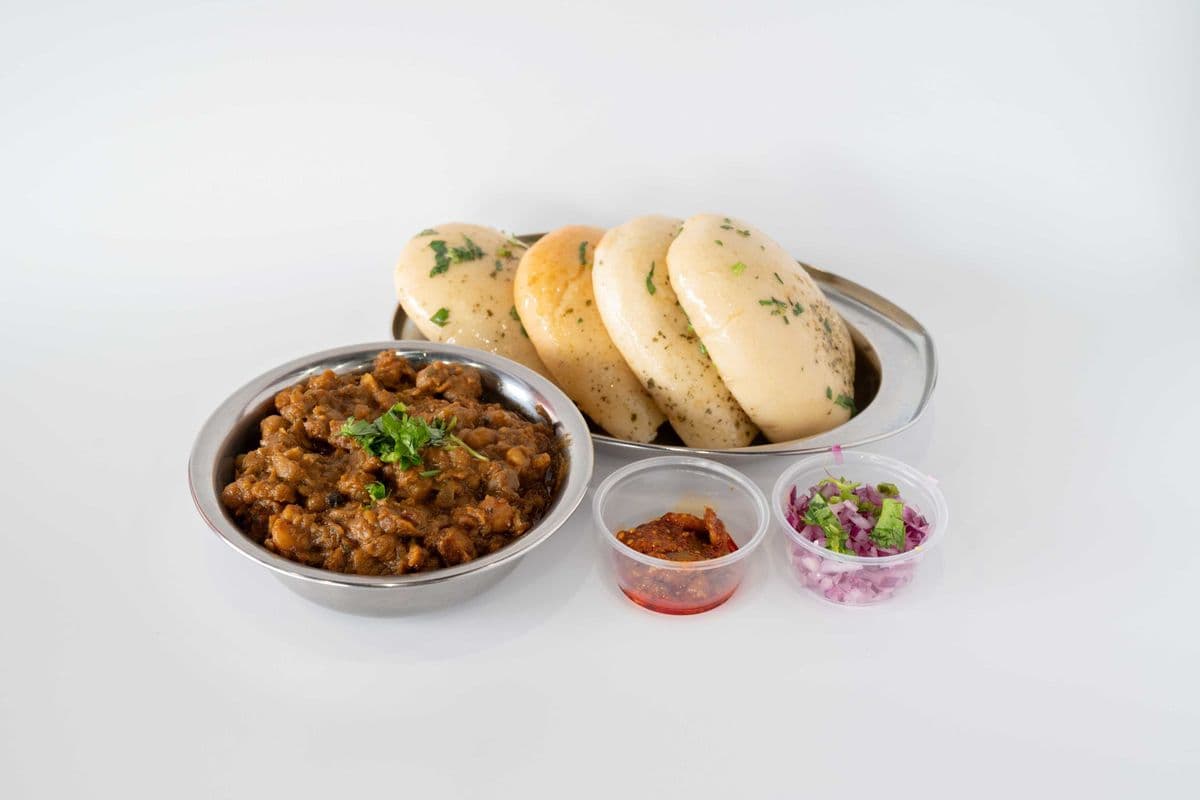 Chhole Kulche (Baked)