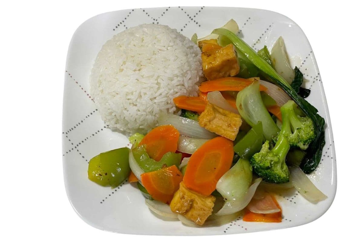VG5. Tofu and Veggies Stir Fry with Steamed Rice