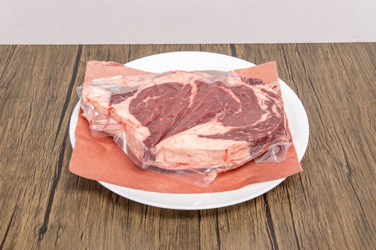 Gourmet Rib Steak AAA (Bone In) (22 oz)