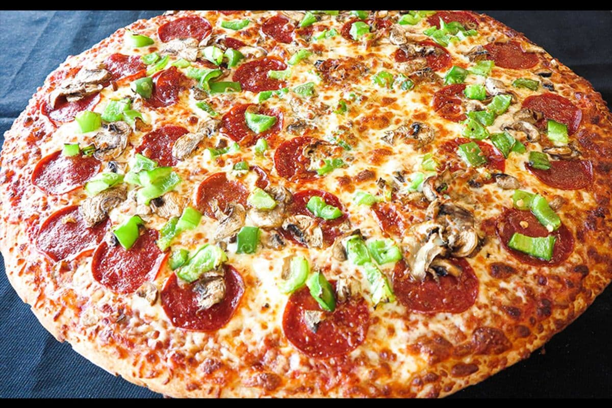 12" Medium Deluxe Pizza