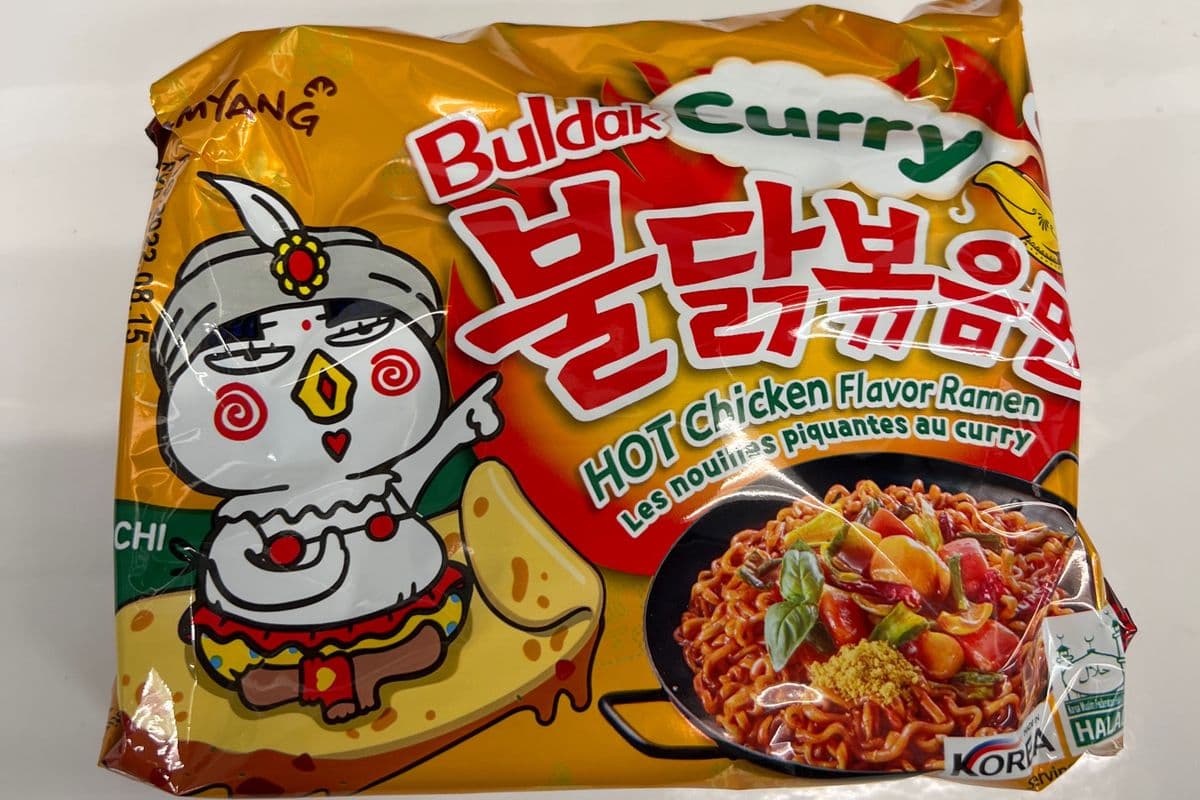 Buldak Hot Chicken - Curry Yellow color-Flavor Ramen Korean Ramen (140 g)