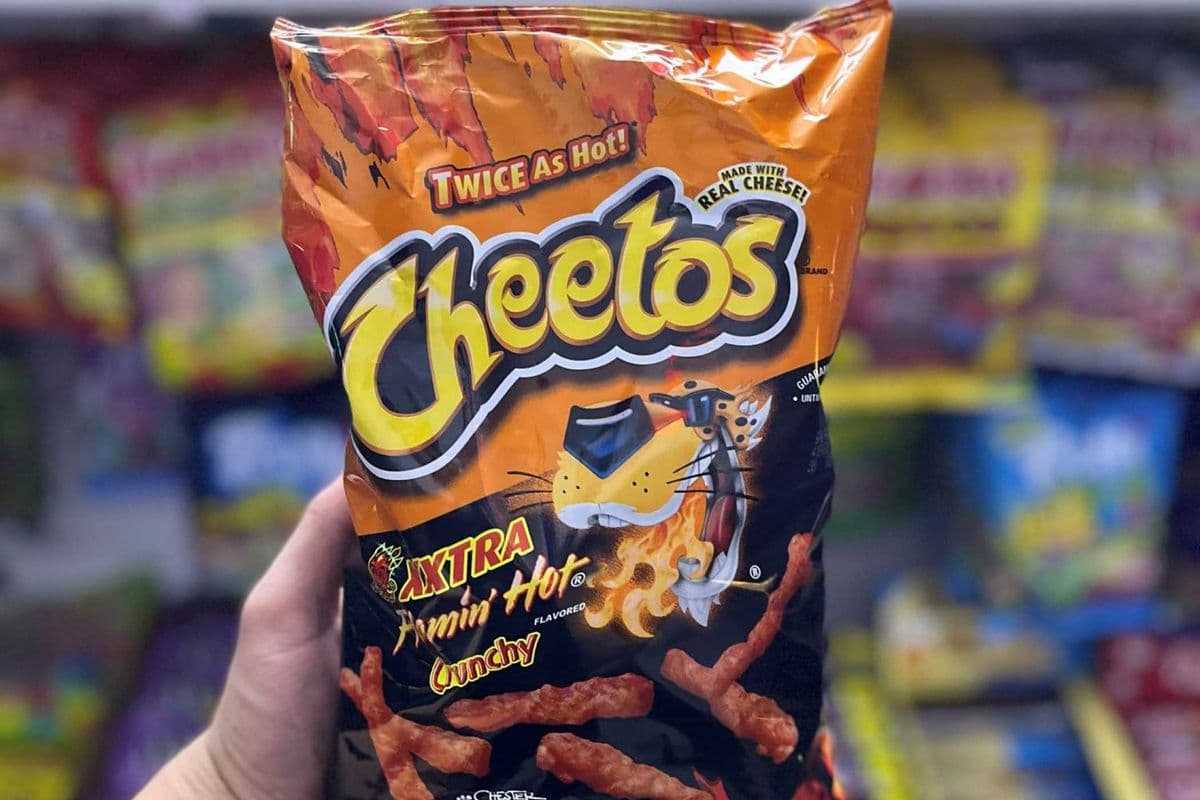 (USA) CHEETOS XXTRA FLAMIN' HOT - 8.5OZ