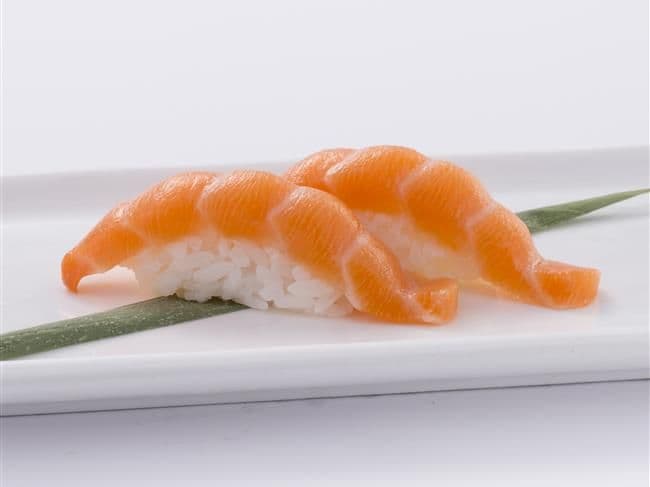 Salmon Sushi (3pcs)