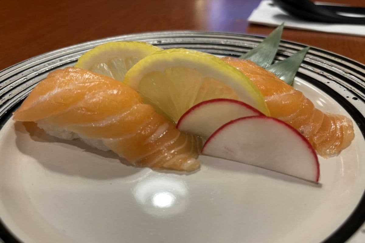 NG2. Salmon Nigiri