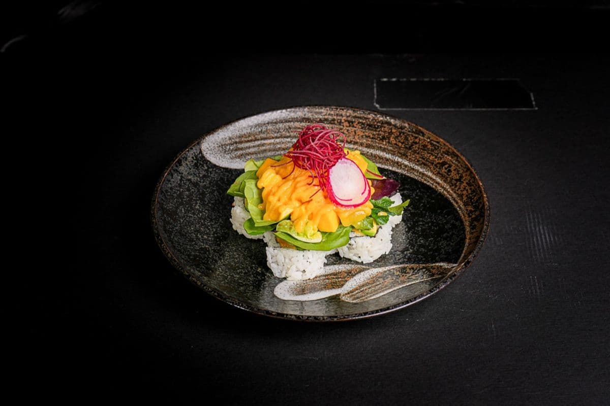 Mango Mango Roll (8 pcs)