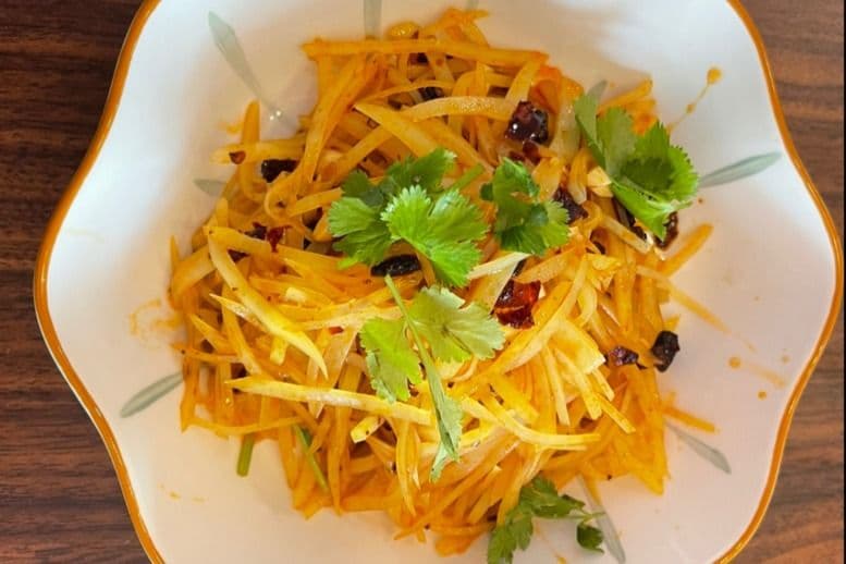 Shredded Potatoes (凉拌土豆丝)