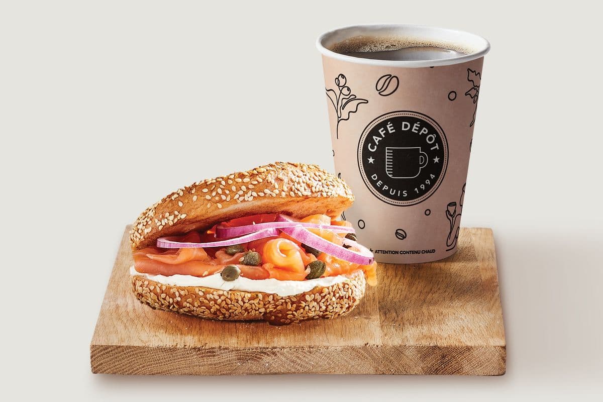 Combo bagel Montréalais au saumon fumé fromage à la crème / Montreal Smoked Salmon Cream Cheese Bagel Combo