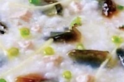 K03. Pork and Preserved Egg Congee 皮蛋瘦肉粥