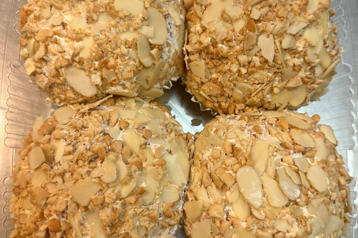 Cashew and Almond Ensaymada (4 x 120g/pc)