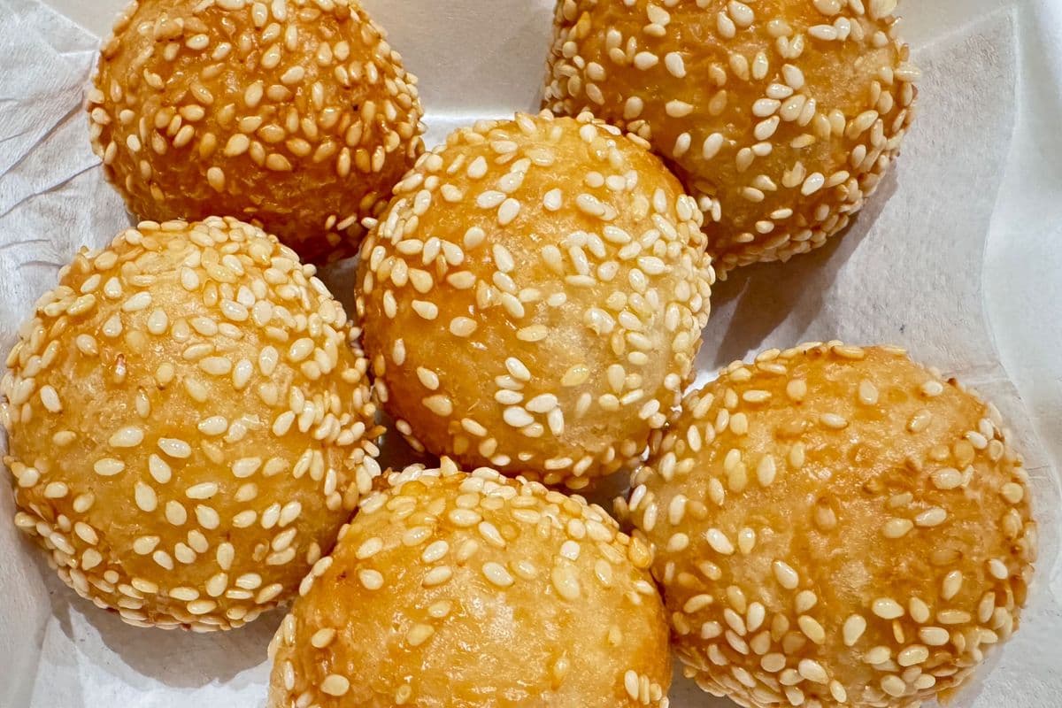 16. Deep-Fried Sesame Ball (6 pcs)