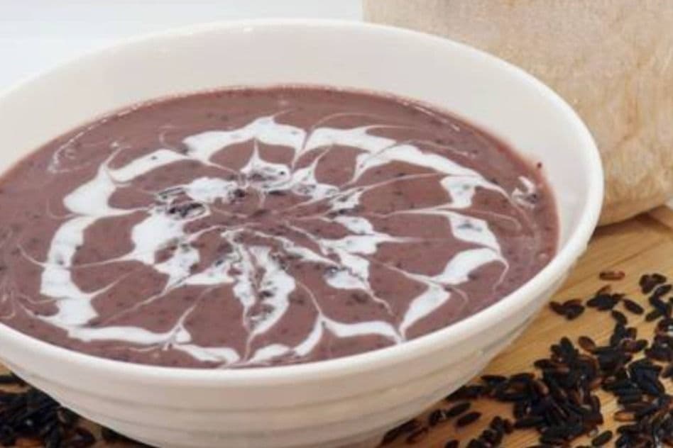 D4. Black Glutinous Dessert 椰汁紫米露