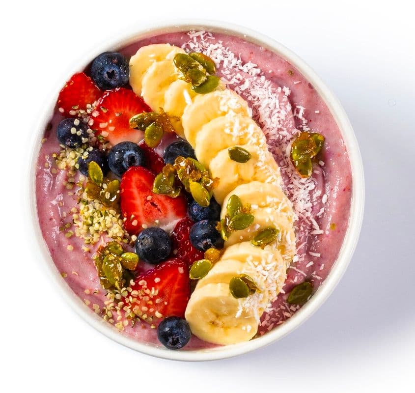 Bol de smoothie à la fraise et à la banane / Strawberry Banana Smoothie Bowl