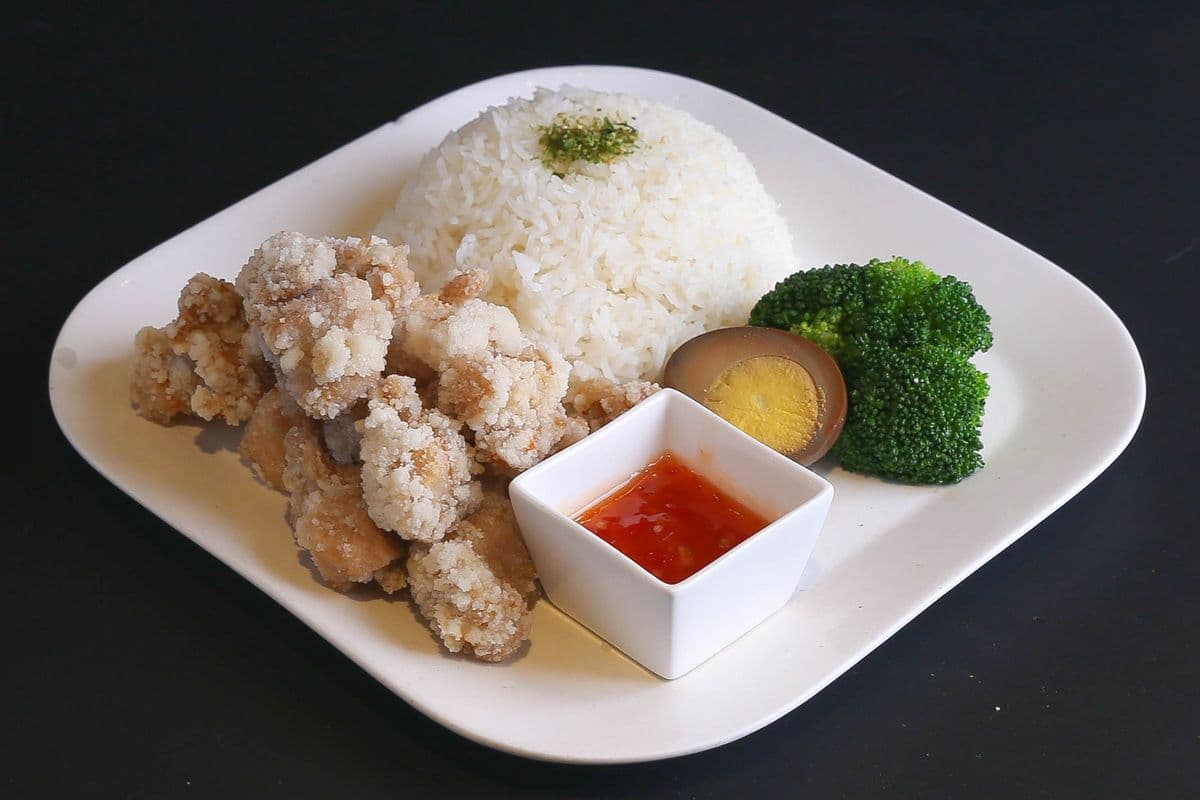 Taiwanese Style Popcorn Chicken on Rice 台式鹽酥雞飯