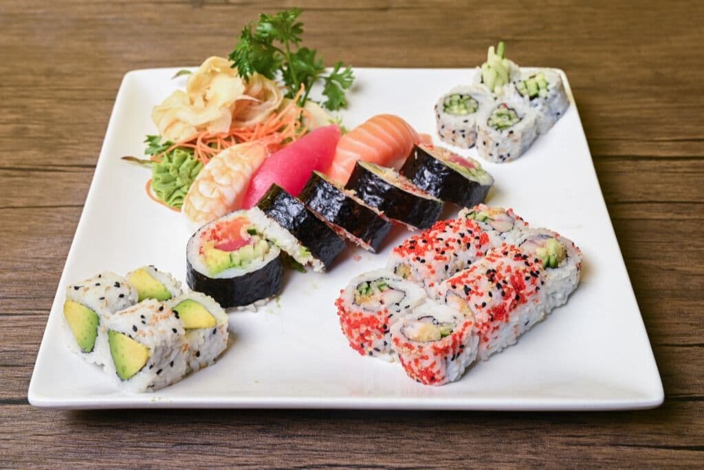 162. 5 Futomaki, 8 Makis, 8 Hosomakis, 3 Nigiris (24mcx)