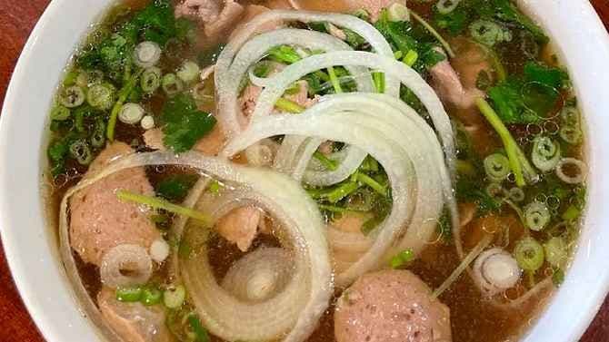 N5. Rare Steak and Brisket (Phở Tái Nạm)