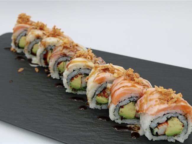 Torched Rainbow Roll (8pcs)