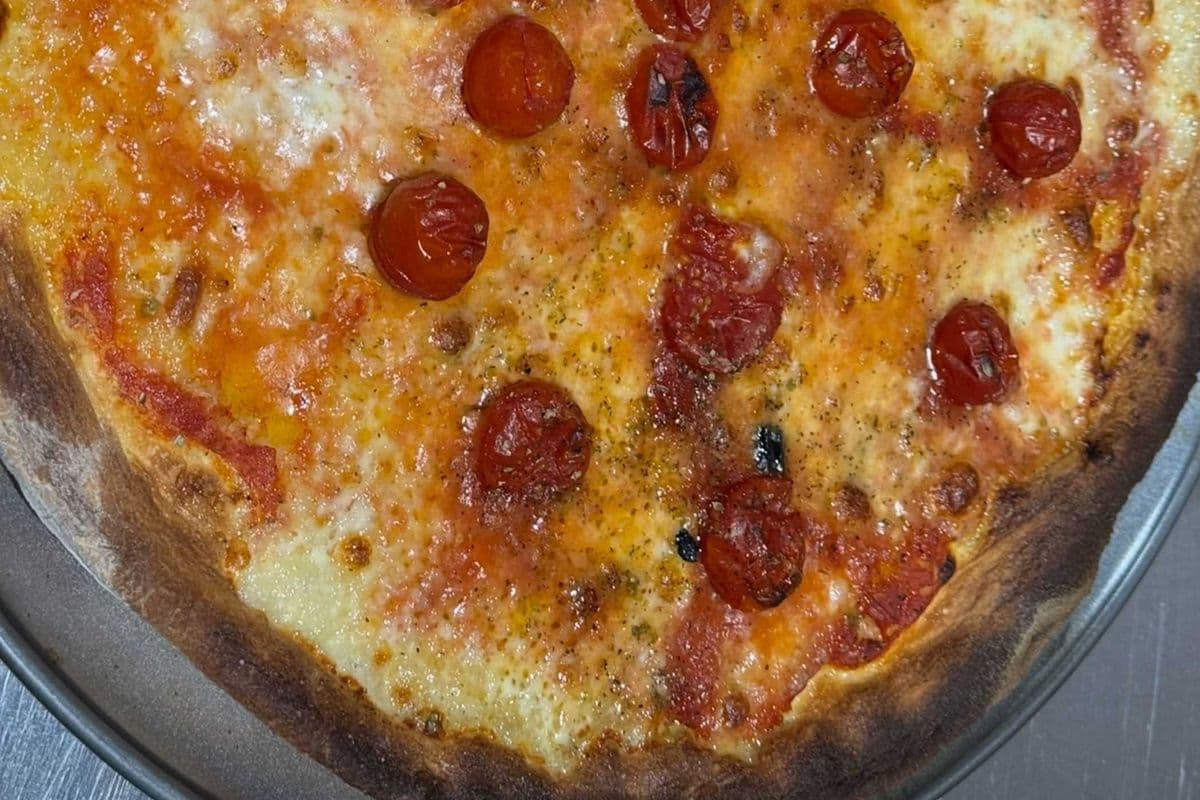 Thin Crust Margherita Crush Pizza (15 inch)