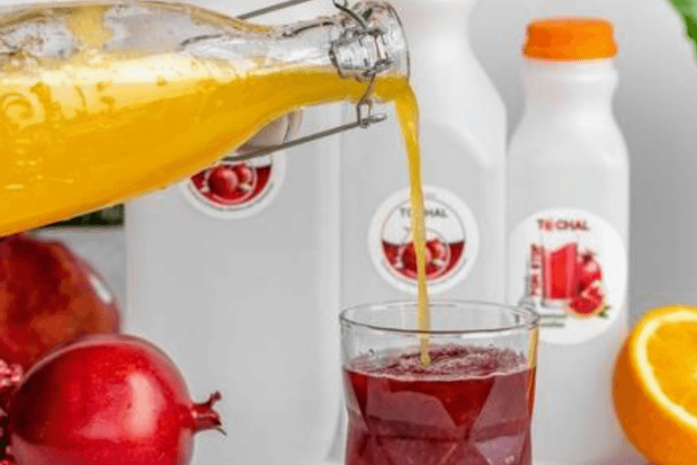 100% Fresh Pomegranate and Orange Juice Mix (65 Cal)