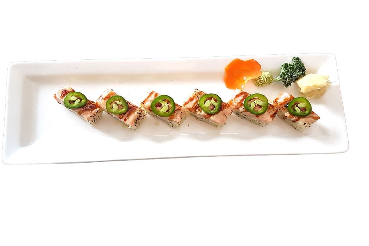 Salmon Oshi (6 pcs)