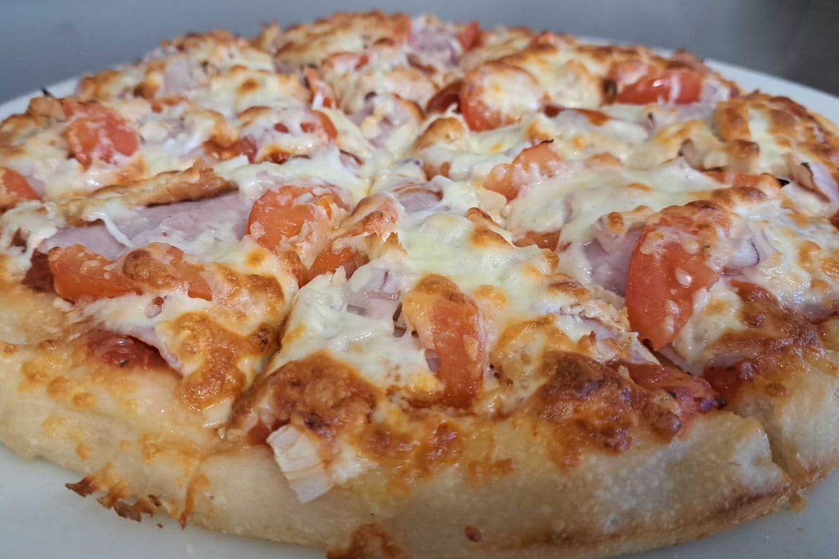 10" Traditional Rooster Pizza