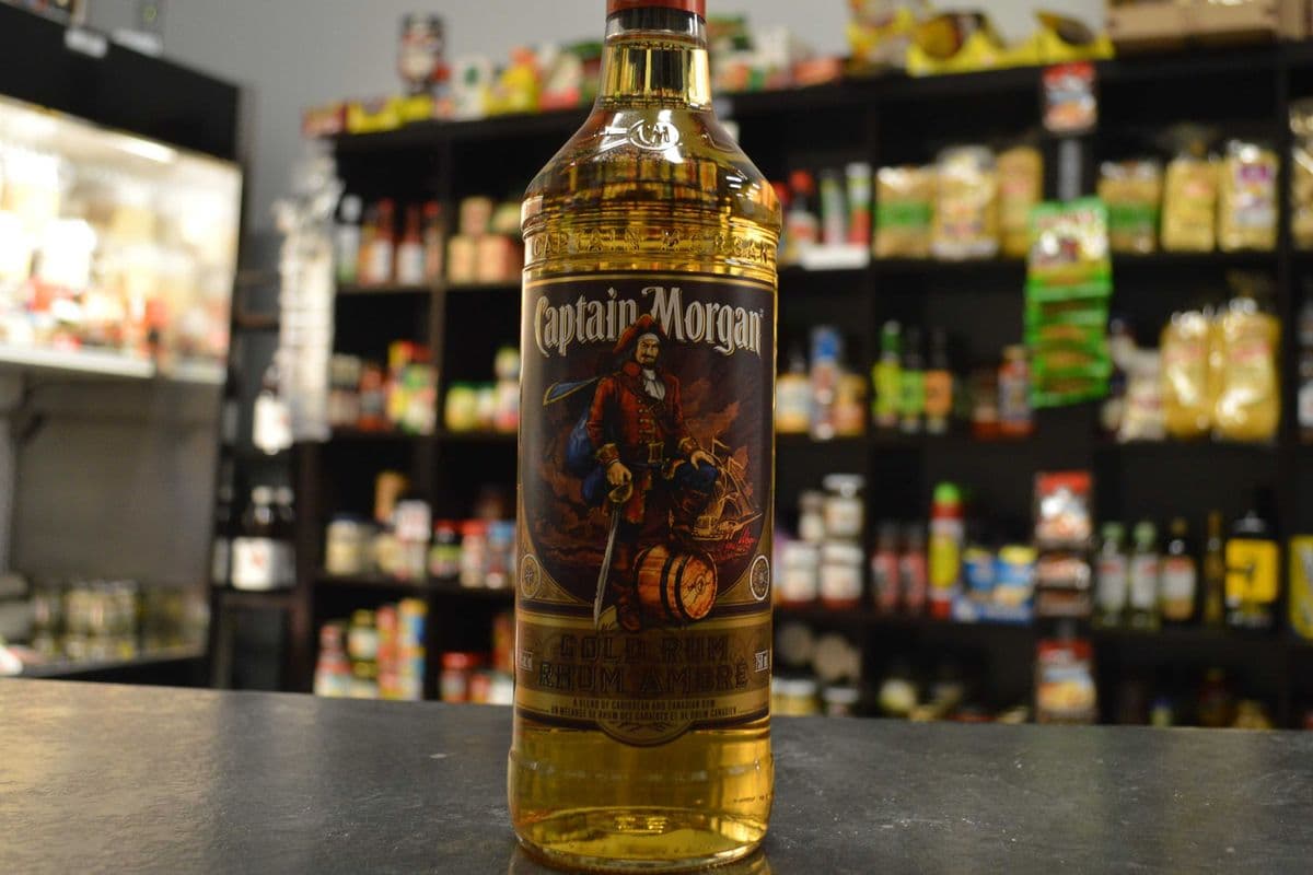 Captain Morgan Gold (750 ml) (1 x 750ml)