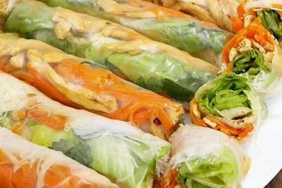 V3. Vegetarian Salad Roll (2 rolls) (1 order come with 2 rolls)